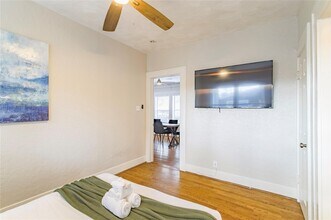 222 Moody St in Houston, TX - Foto de edificio - Building Photo