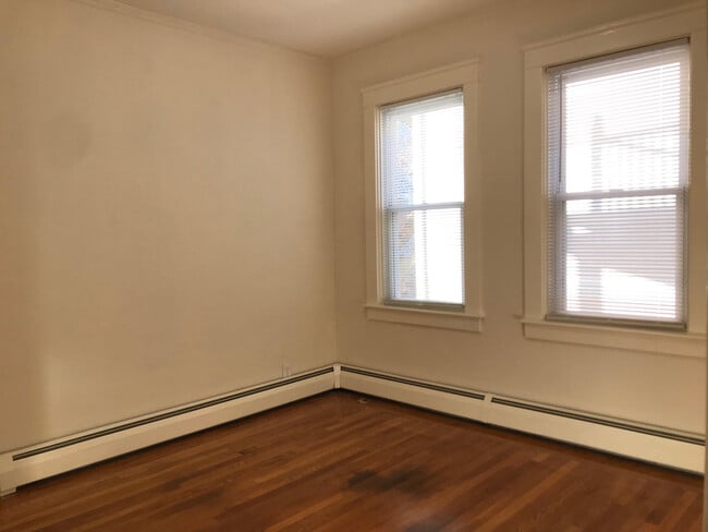 28 Richter St, Unit Floor 3 in Providence, RI - Building Photo - Building Photo
