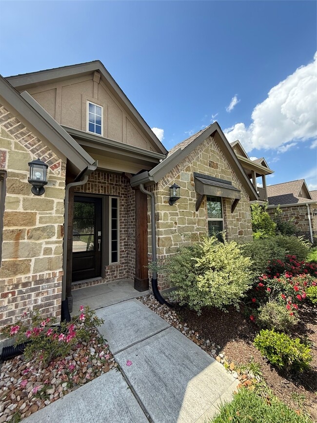 property at 1562 Ancient Oak Ln