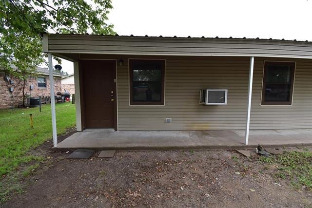 property at 606 N Main St