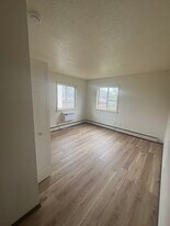 Meadow Ridge Apartments in Waterloo, IA - Building Photo