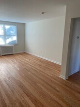 123 Gallagher Rd in Wayne, PA - Building Photo - Building Photo