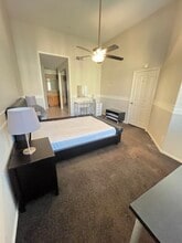 13383 Savanna, Unit 13382 in Tustin, CA - Foto de edificio - Building Photo