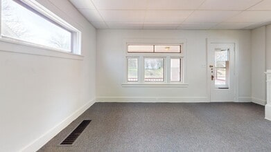 109 W Ely St in Alliance, OH - Building Photo - Building Photo
