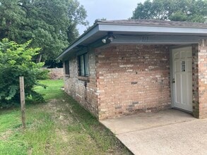 2171 Red Bird Ln in Tyler, TX - Building Photo - Building Photo
