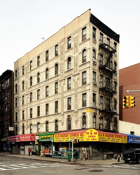 197 Madison St in New York, NY - Foto de edificio