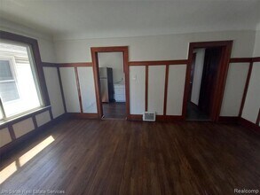 1463 Beaconsfield Ave, Unit 2S in Grosse Pointe Park, MI - Building Photo - Building Photo
