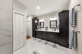 8310 Big Acorn Cir, Unit 1002 in Naples, FL - Building Photo - Building Photo