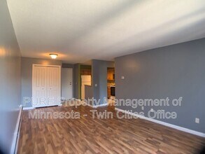 7282 72nd Ln N in Brooklyn Park, MN - Building Photo - Building Photo