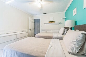 2924 NW 69th Ct in Fort Lauderdale, FL - Building Photo - Building Photo