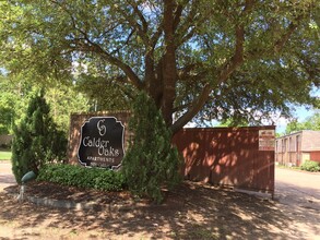 Calder Oaks Apartments in Beaumont, TX - Foto de edificio - Building Photo