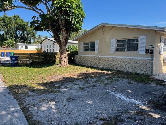 1166 NE 112th St-Unit -0 in Miami, FL - Building Photo - Building Photo