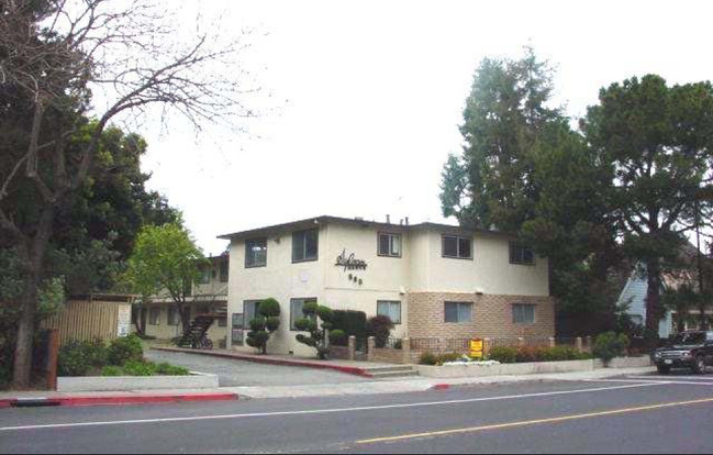 Sylvan Manor Apartments in Mountain View, CA - Building Photo - Building Photo