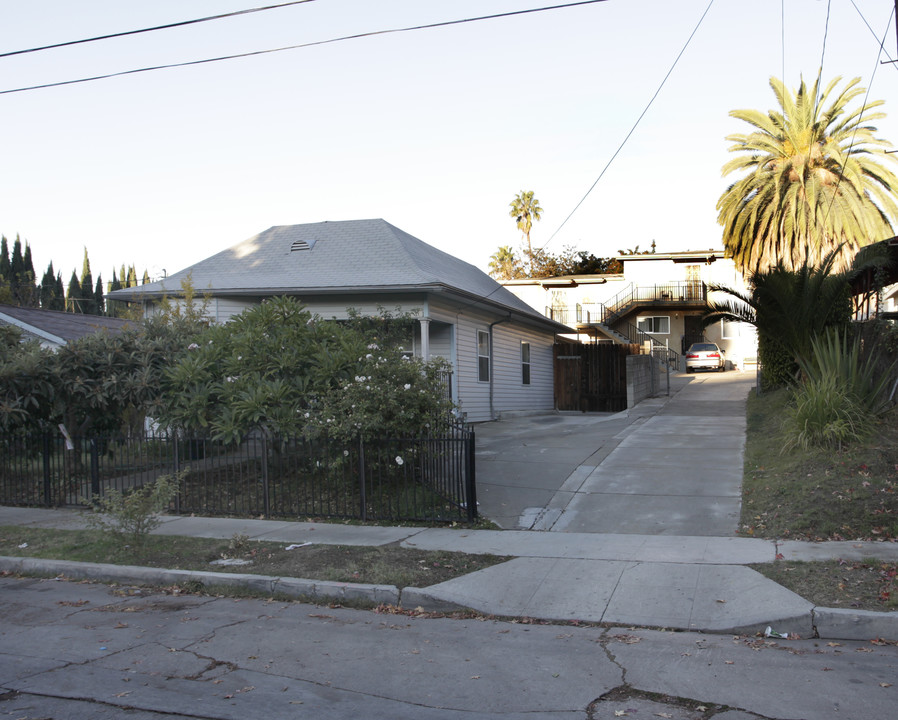 723-725 Imogen Ave in Los Angeles, CA - Building Photo