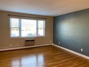 32 Whitman Rd in Waltham, MA - Building Photo - Building Photo