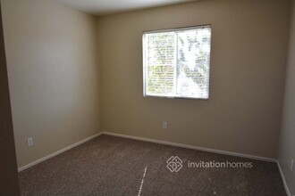 9409 Stone Springs Dr in Elk Grove, CA - Building Photo - Building Photo