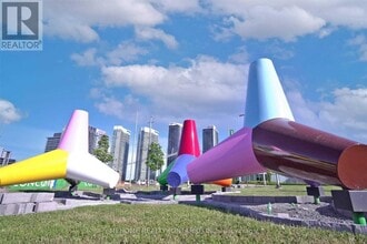 27 McMahon Dr in Toronto, ON - Building Photo - Building Photo