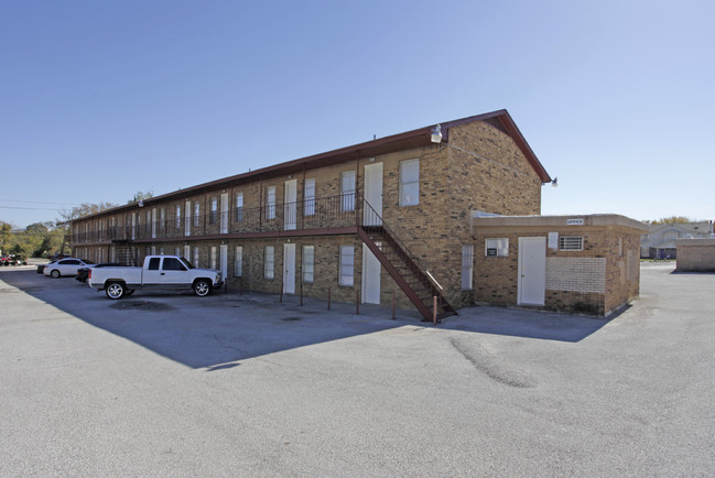 Ridgeway Terrace Apartments in Arlington, TX - Building Photo - Building Photo