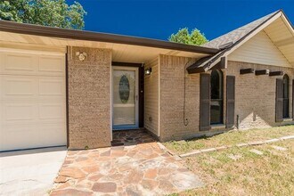 502 Campfire Dr in Grand Prairie, TX - Building Photo - Building Photo