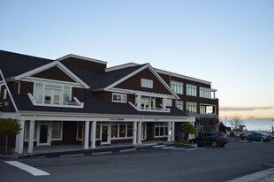 Anchors at Manchester in Manchester, WA - Building Photo