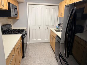 202 Dunbar Dr in Dunwoody, GA - Building Photo - Building Photo
