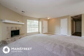 8202 Winewood Ct in Riverdale, GA - Foto de edificio - Building Photo