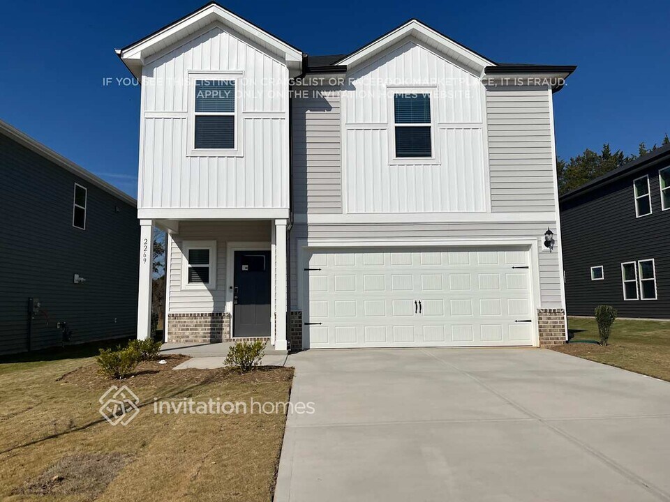 2269 Cherry Crk Rd in Haw River, NC - Foto de edificio