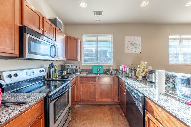 1030 Dr Martin Luther King Pky in Athens, GA - Foto de edificio - Building Photo