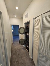 813 NE 211th St in North Miami Beach, FL - Building Photo - Building Photo