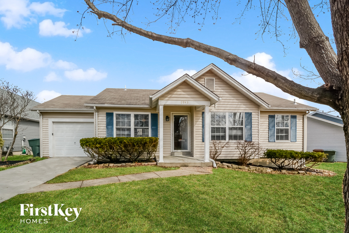 2943 Plum Leaf Cir in St. Peters, MO - Foto de edificio