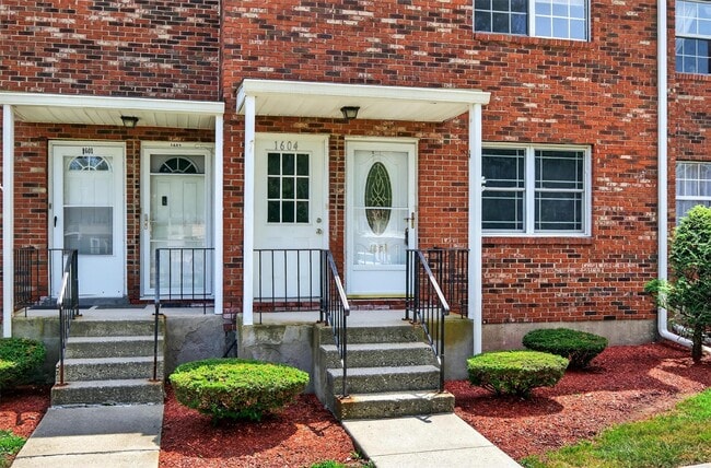 276 Temple Hill Rd in New Windsor, NY - Building Photo - Building Photo
