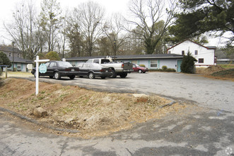 Glendale Gardens in Scottdale, GA - Foto de edificio - Building Photo