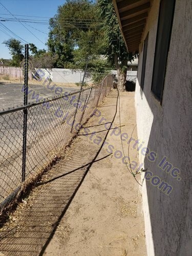 16014 Yucca St in Hesperia, CA - Building Photo - Building Photo