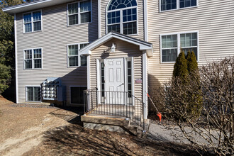 Smithwheel Court in Old Orchard Beach, ME - Building Photo - Building Photo