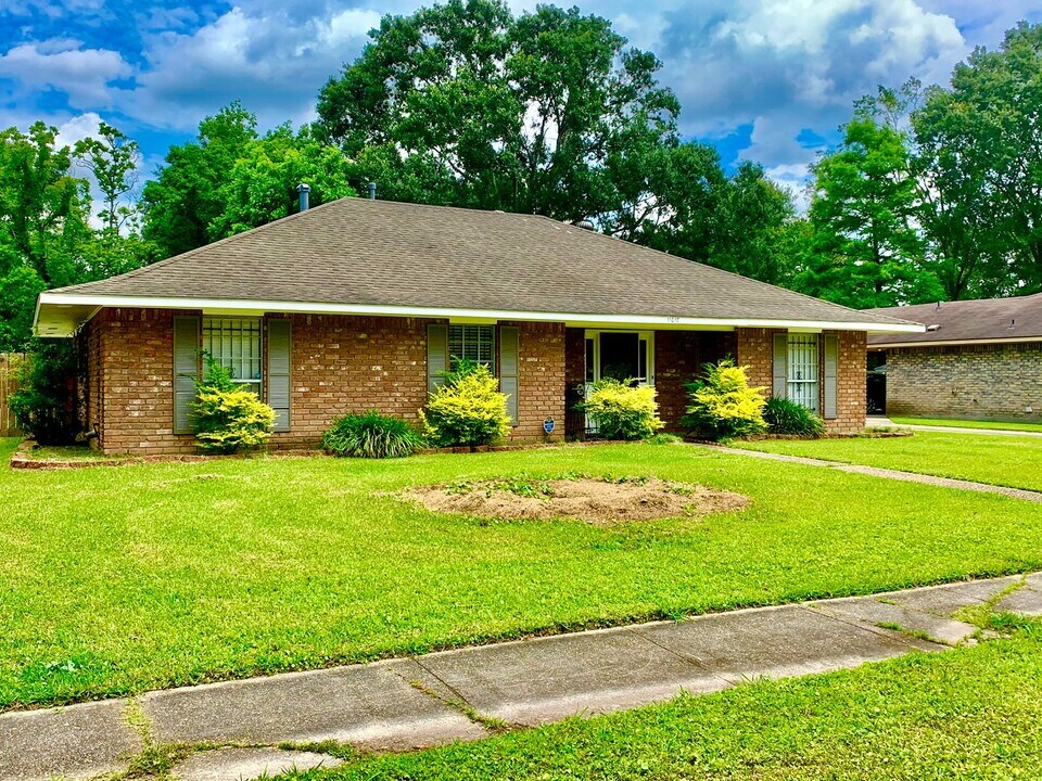 11017 Ericson Ave in Baton Rouge, LA - Building Photo