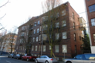 Wilmar Apartments in Portland, OR - Building Photo - Building Photo