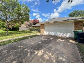 1425 E Windsor Dr in Denton, TX - Building Photo - Building Photo