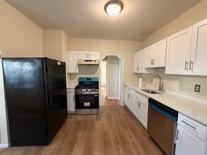 71 Winchester St, Unit #1 in Medford, MA - Building Photo - Building Photo