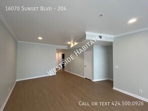 16070 W Sunset Blvd in Los Angeles, CA - Building Photo - Building Photo