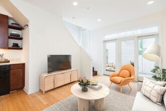 925 S 23rd St, Unit A in Philadelphia, PA - Foto de edificio - Building Photo