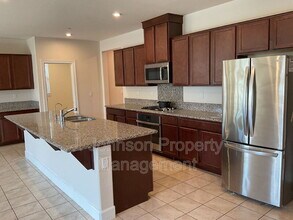 644 Albany St in Lathrop, CA - Building Photo - Building Photo