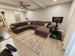 25 Sweetgum Ln, Unit 25 Sweetgum Lane in Monmouth Junction, NJ - Foto de edificio - Building Photo