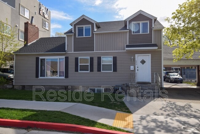 property at 686 Darwin Ave
