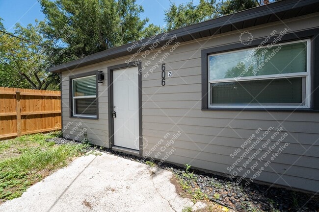 606 4th Ave NW in Largo, FL - Building Photo - Building Photo