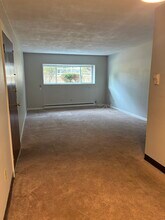 135 Winthrop St, Unit 135 Winthrop Street in Framingham, MA - Building Photo - Building Photo