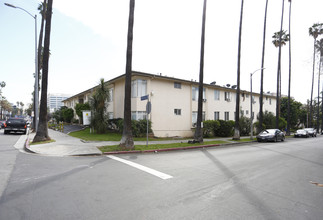 Sands Apartments in Los Angeles, CA - Building Photo - Building Photo