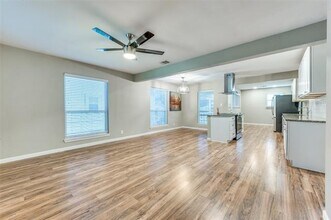 806 Marshalldell Ave in Dallas, TX - Building Photo - Building Photo