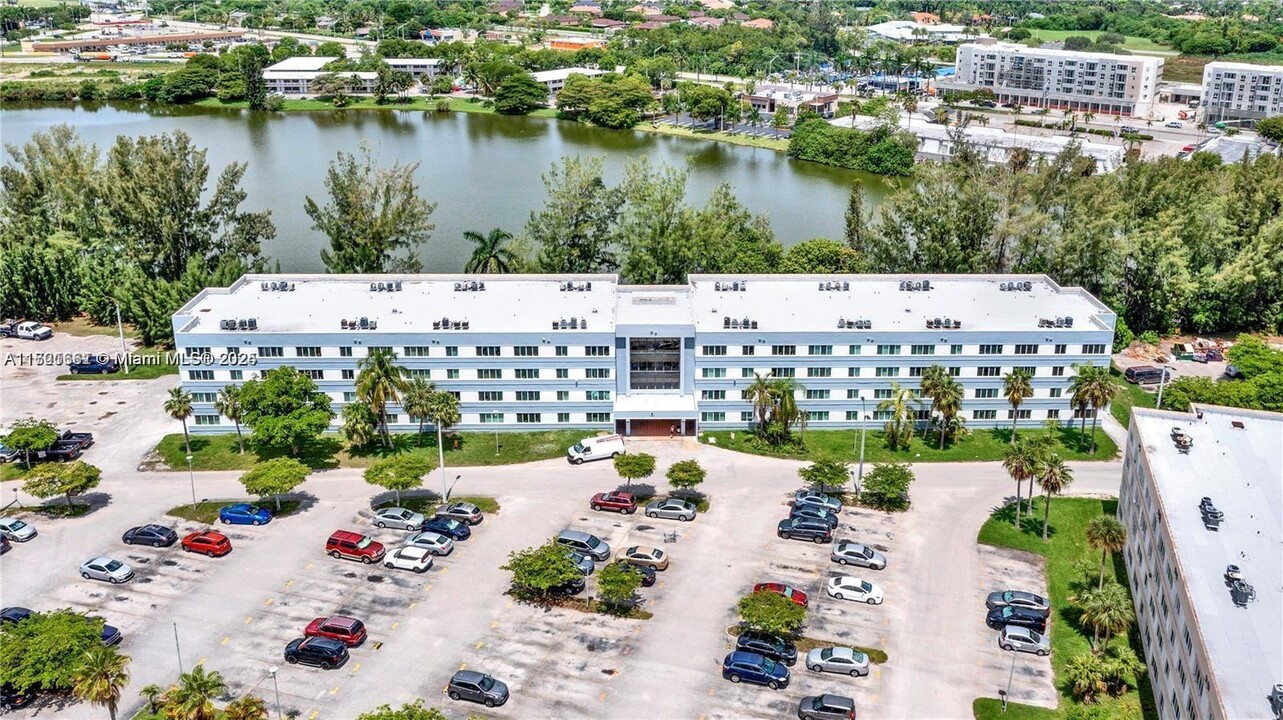 14820 Naranja Lakes Blvd in Homestead, FL - Foto de edificio