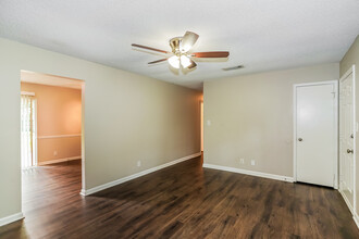 536 Buckeye Ln in Clarksville, TN - Building Photo - Building Photo