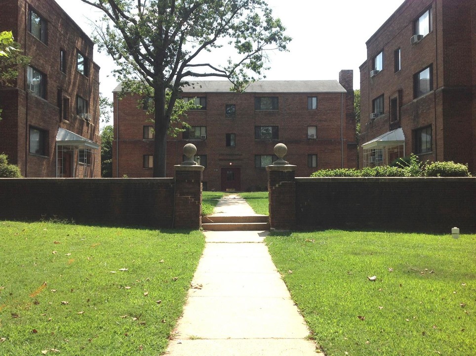 Forest Glen Apartments in Silver Spring, MD - Building Photo